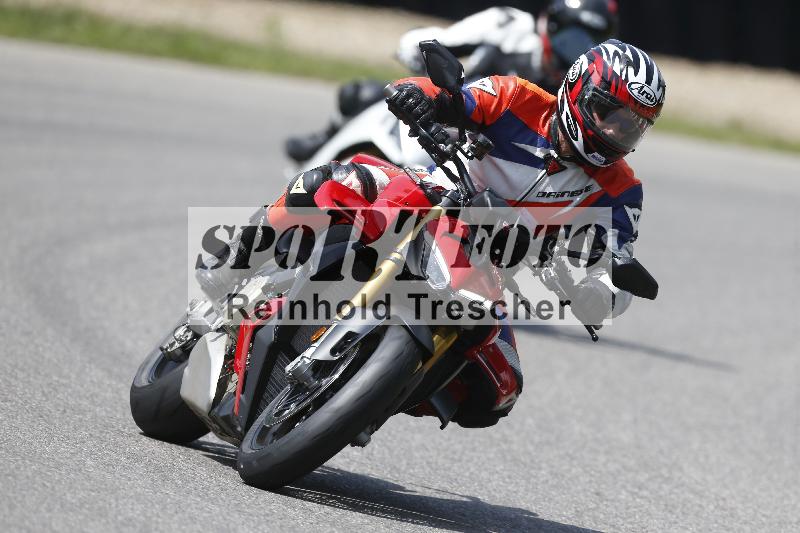 /27 12.06.2025 Ducati Schweiz Trackday Warmup  ADR/blau-bleu/ohne